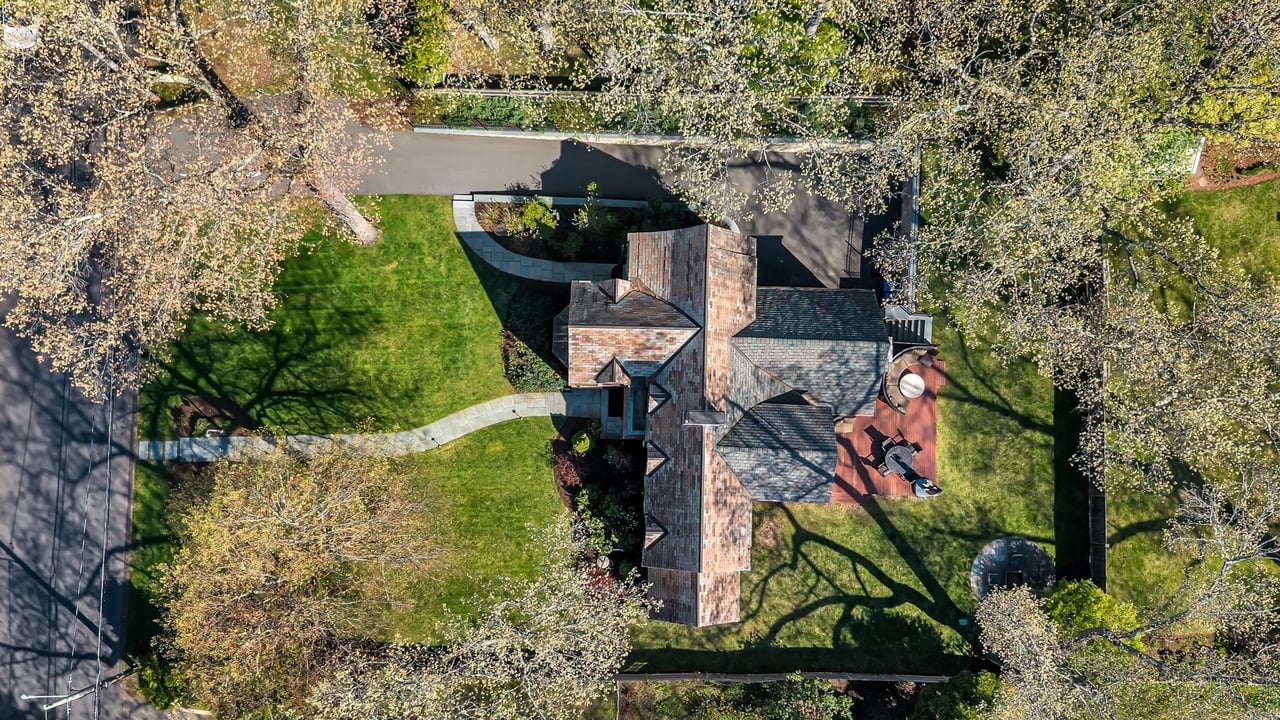 28 Emerson Road