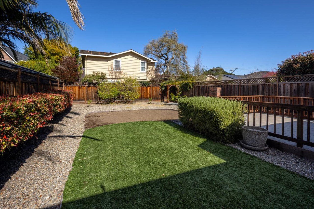 1383 Rosewood Avenue