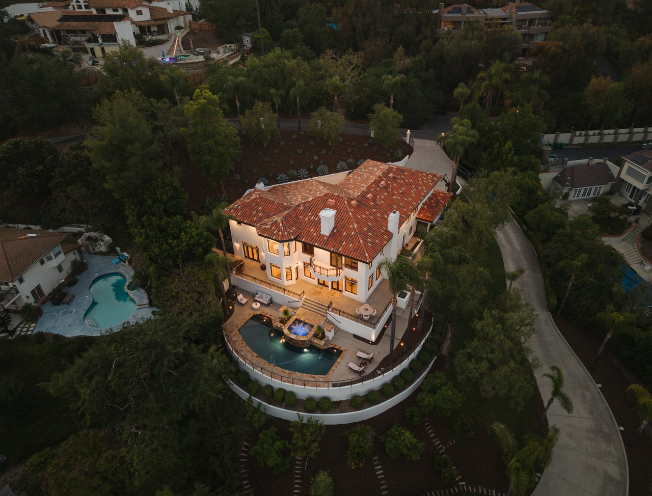 1805 Holly Tree Lane