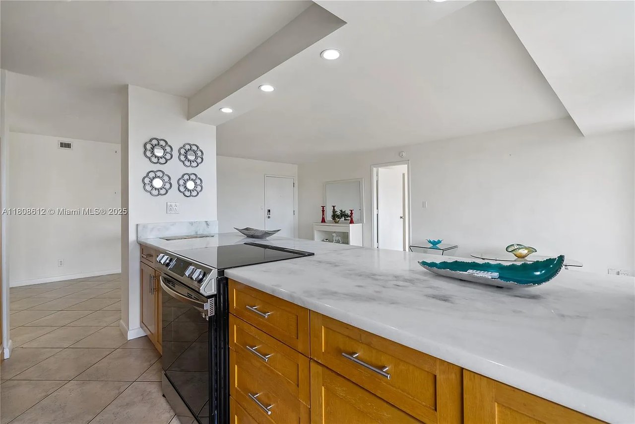 2841 N Ocean Blvd Apt 1105