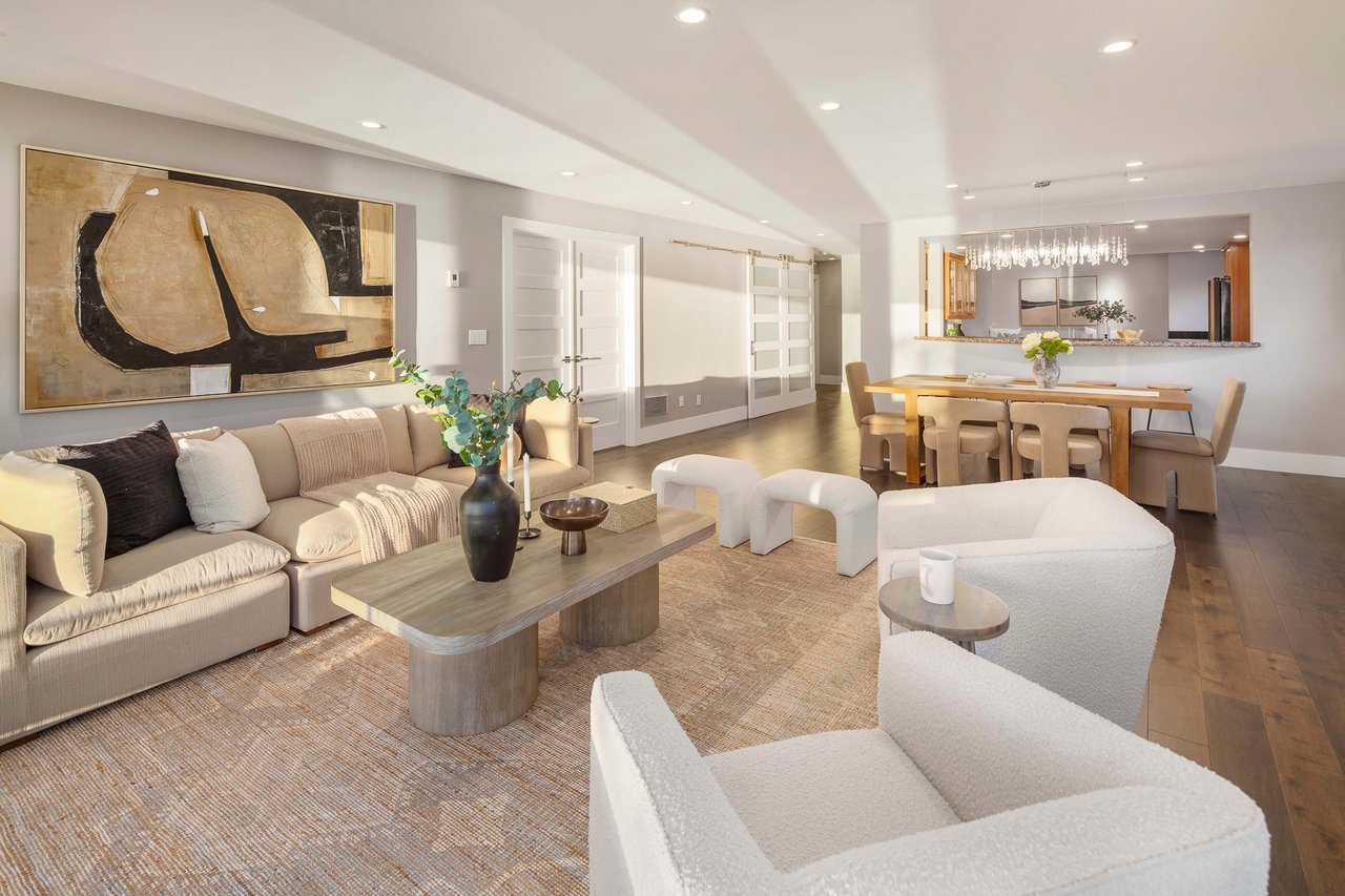 827 Lake Street S Unit: 208