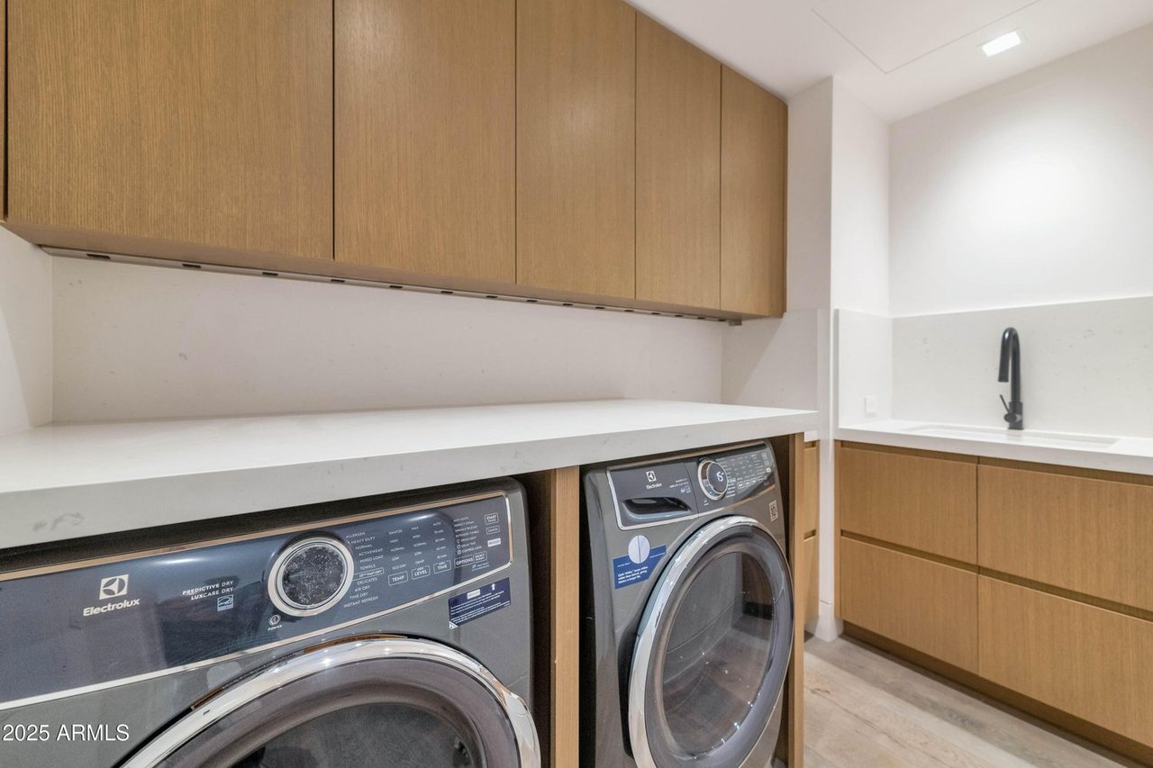 6587 N Palmeraie Blvd, #1051