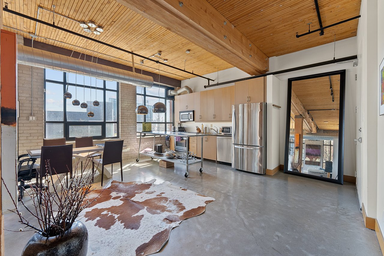 68 Broadview Ave S Unit: 203