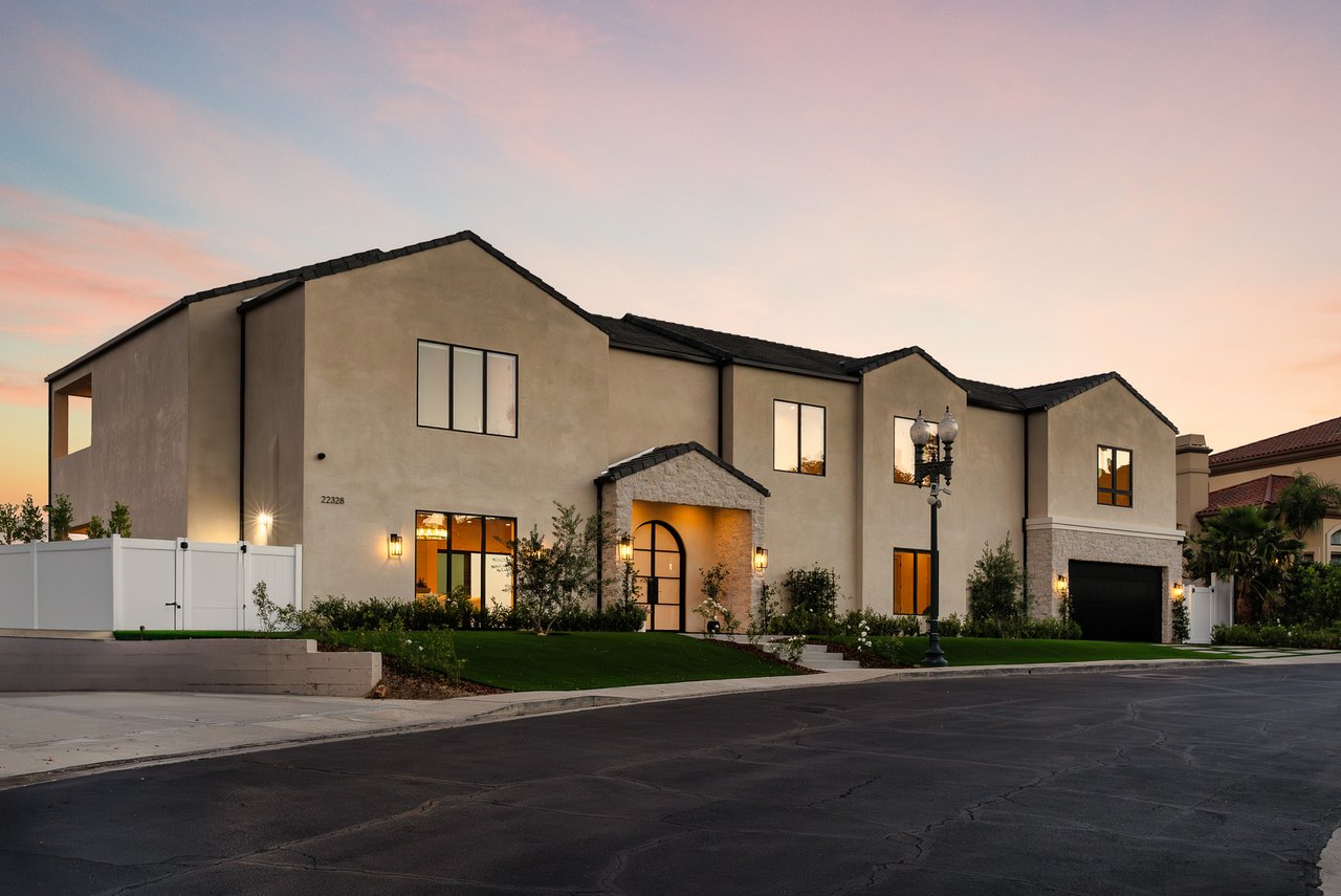22328 S Summit Ridge Cir
