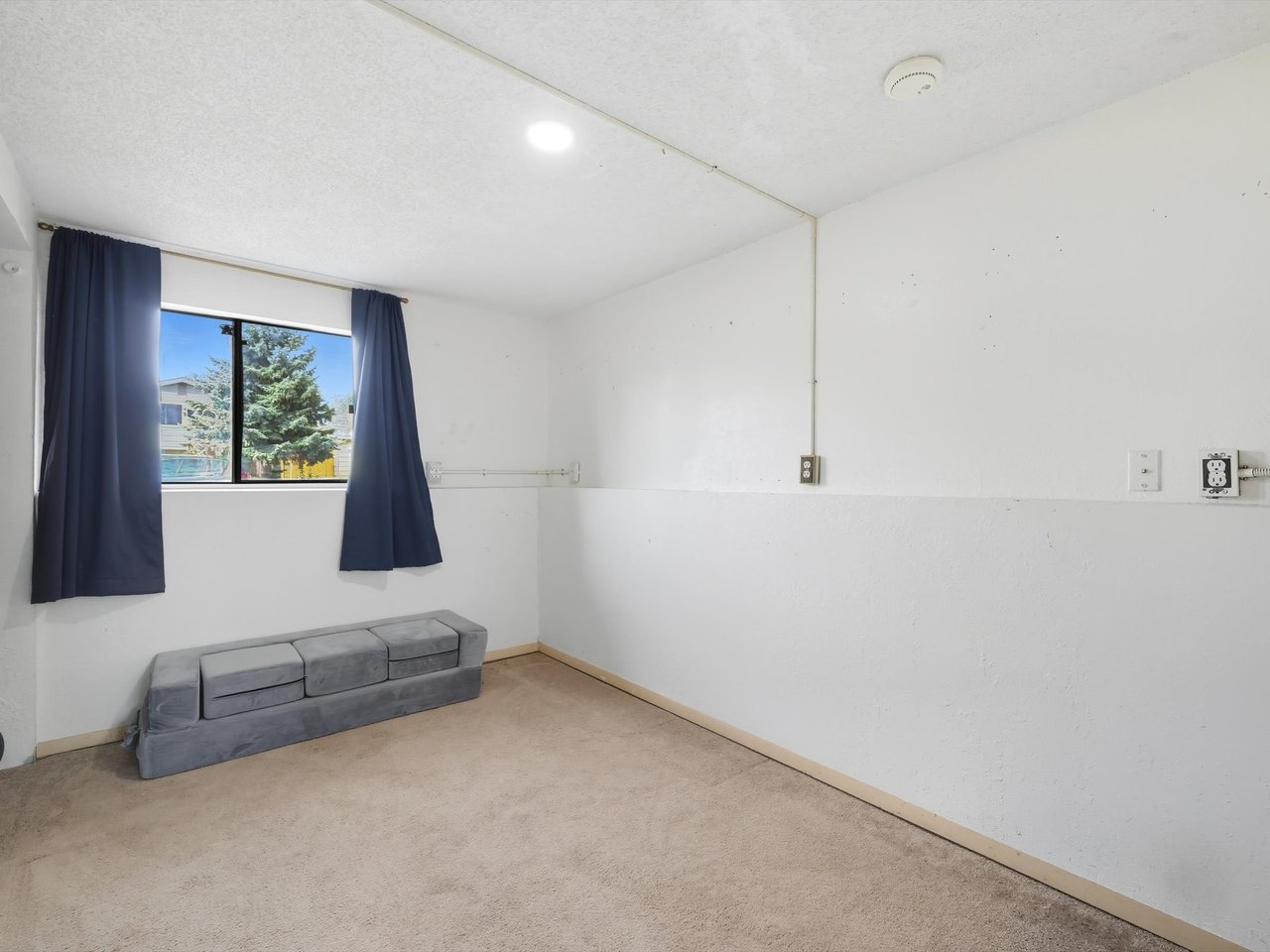 6735 Goldfield Drive