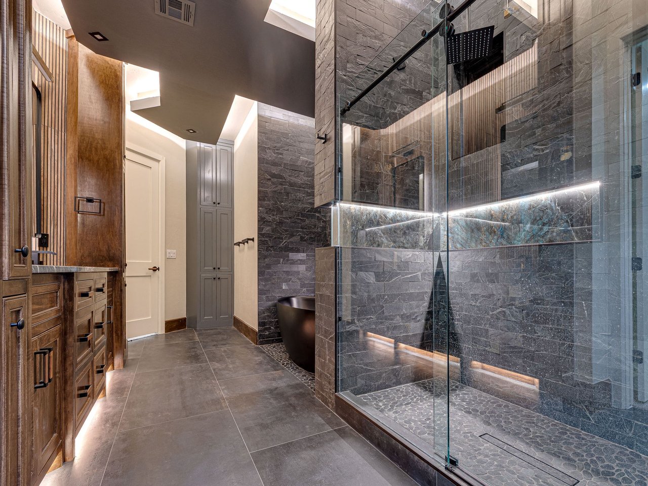 The Diamond Lodge in Mustang, Oklahoma: A Modern Mountain Masterpiece on Cimarron - Wyatt Poindexter - The Agency Oklahoma