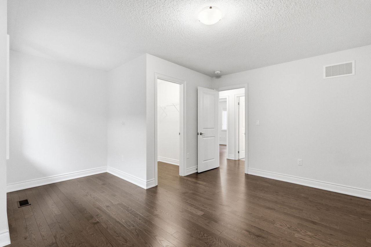 32 Bermondsey Way
