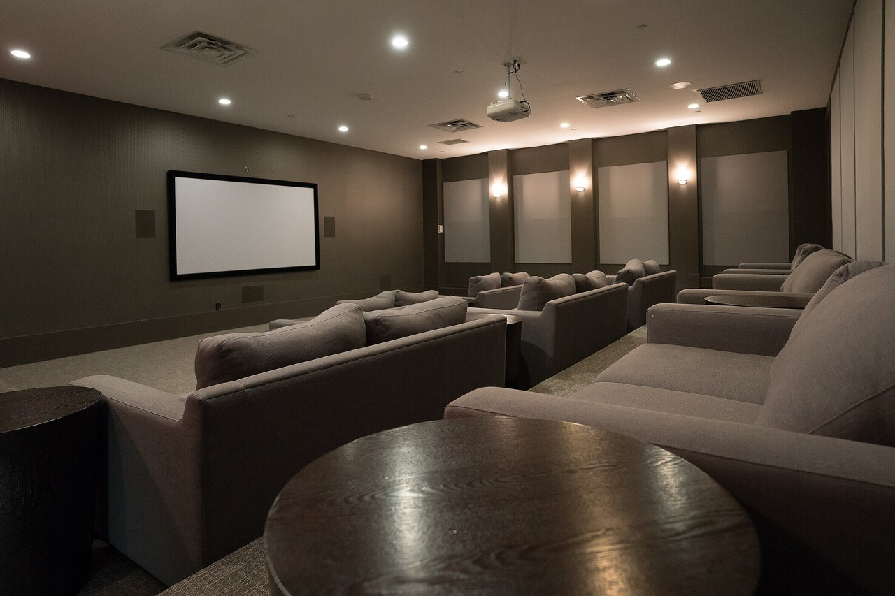 2212 Lake Shore Boulevard W 1803