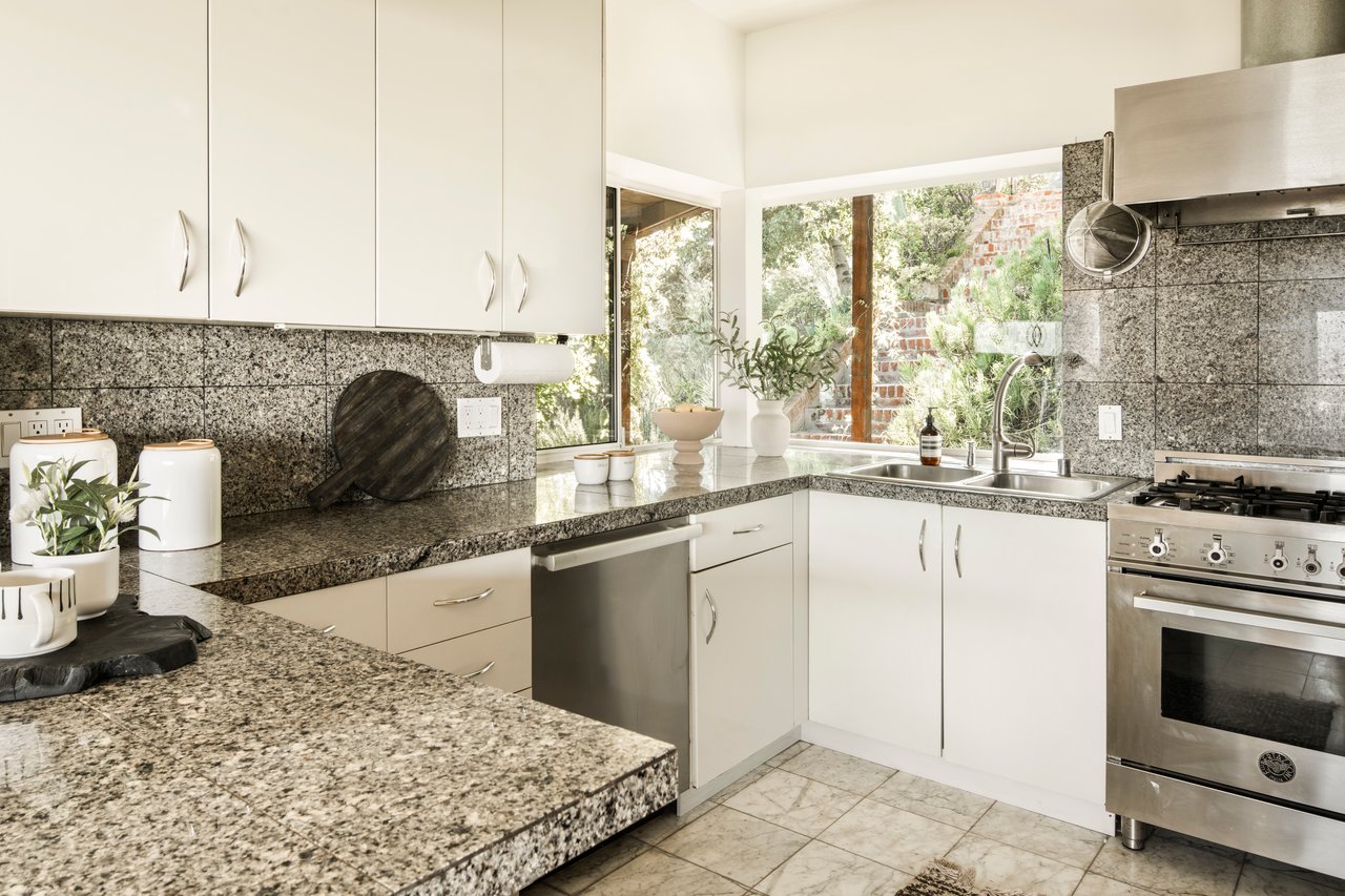 3720 Alta Mesa Dr, Studio City