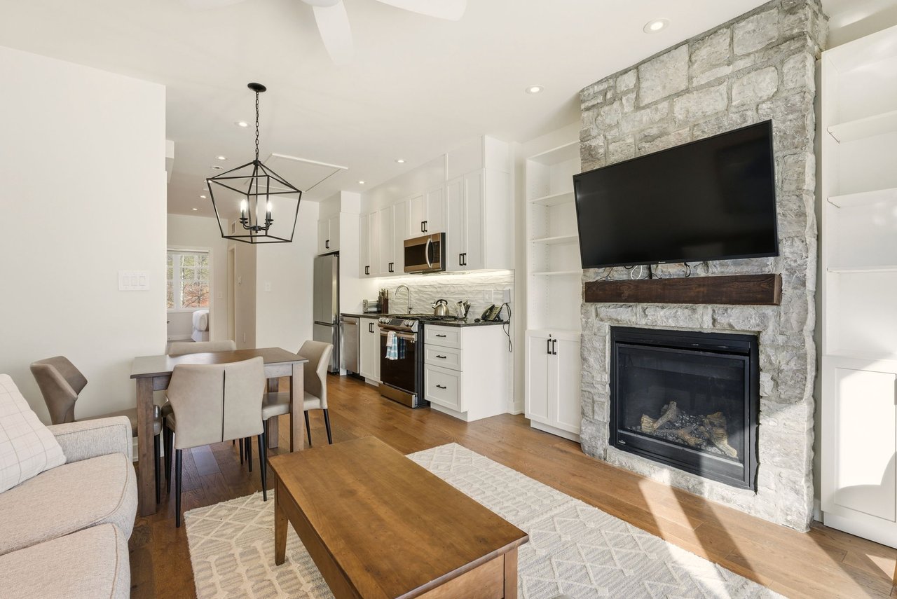 1869 MUSKOKA RD 118 WEST ROAD