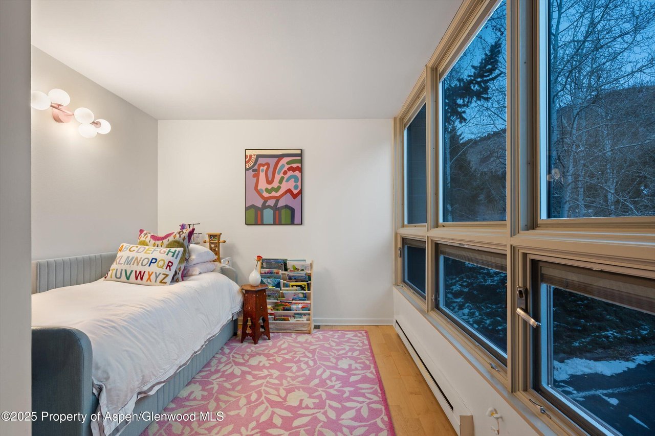 805 Pinon Dr, #1