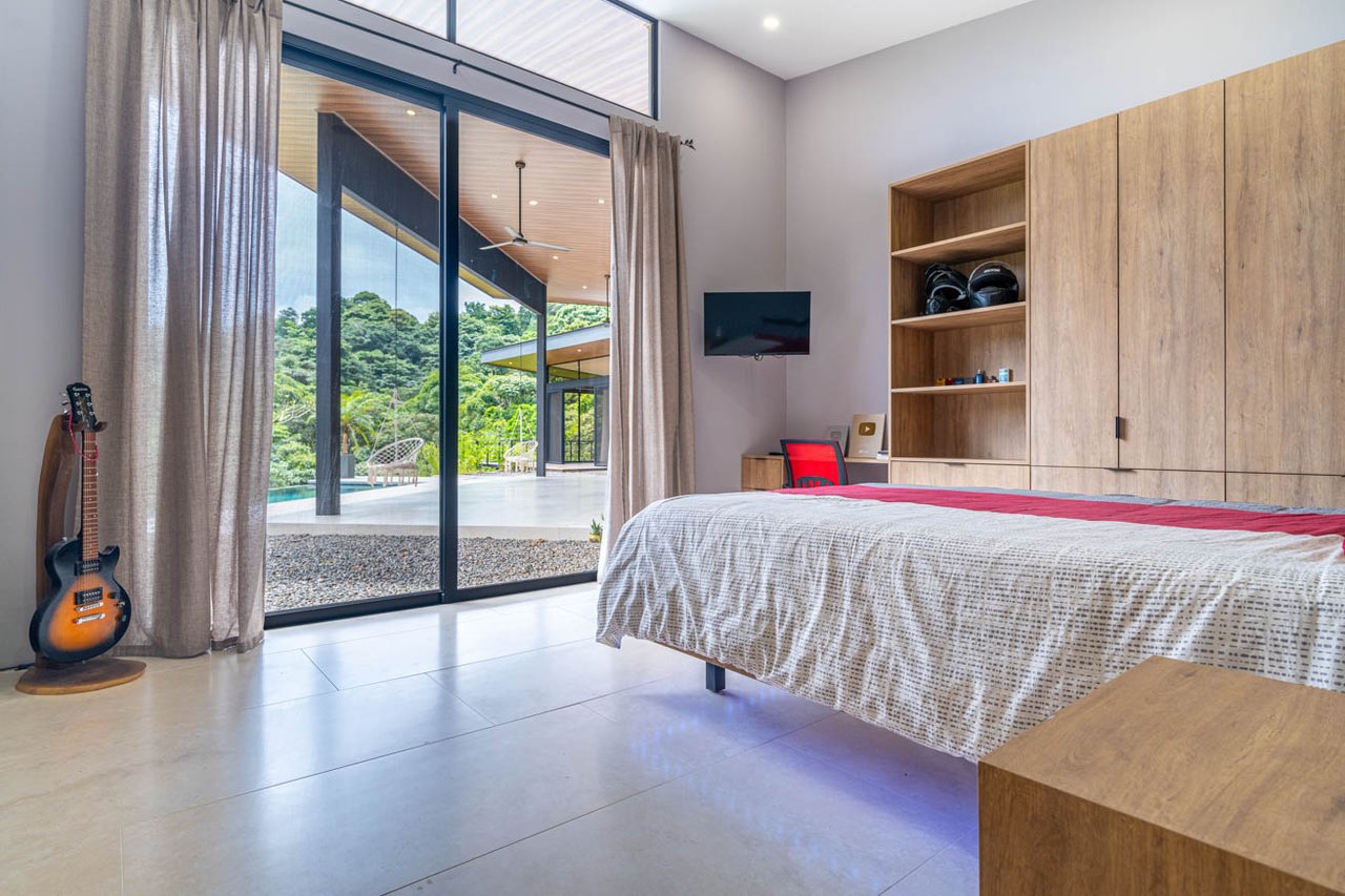 Ojochal Modern Jungle Home with Infinity Pool & Mountain Views
