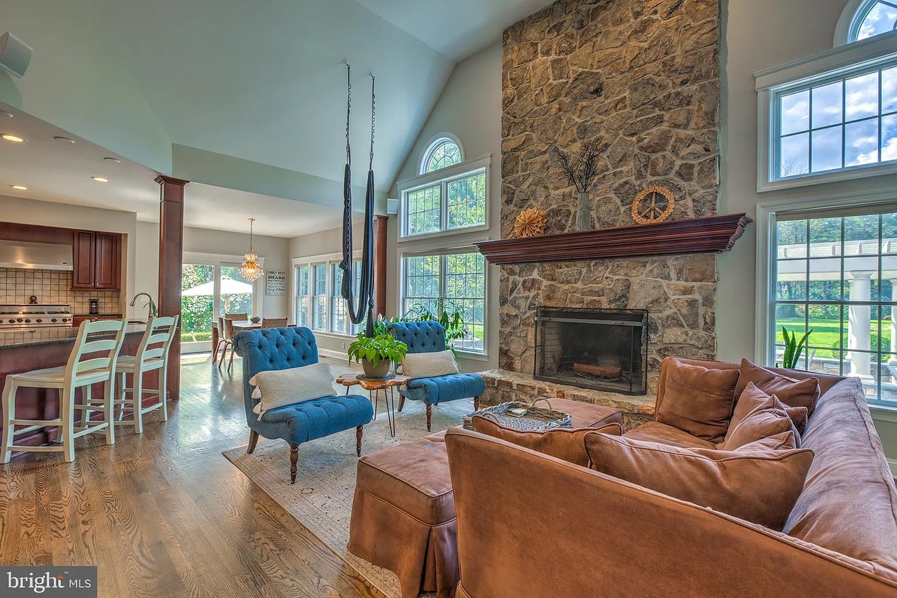 6 Rustic Dr