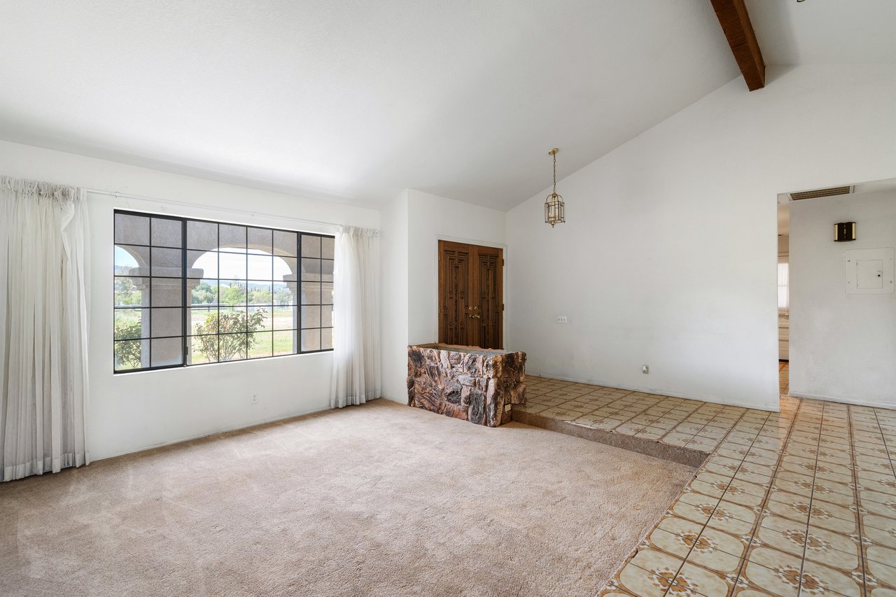 20425 Avenida Castilla