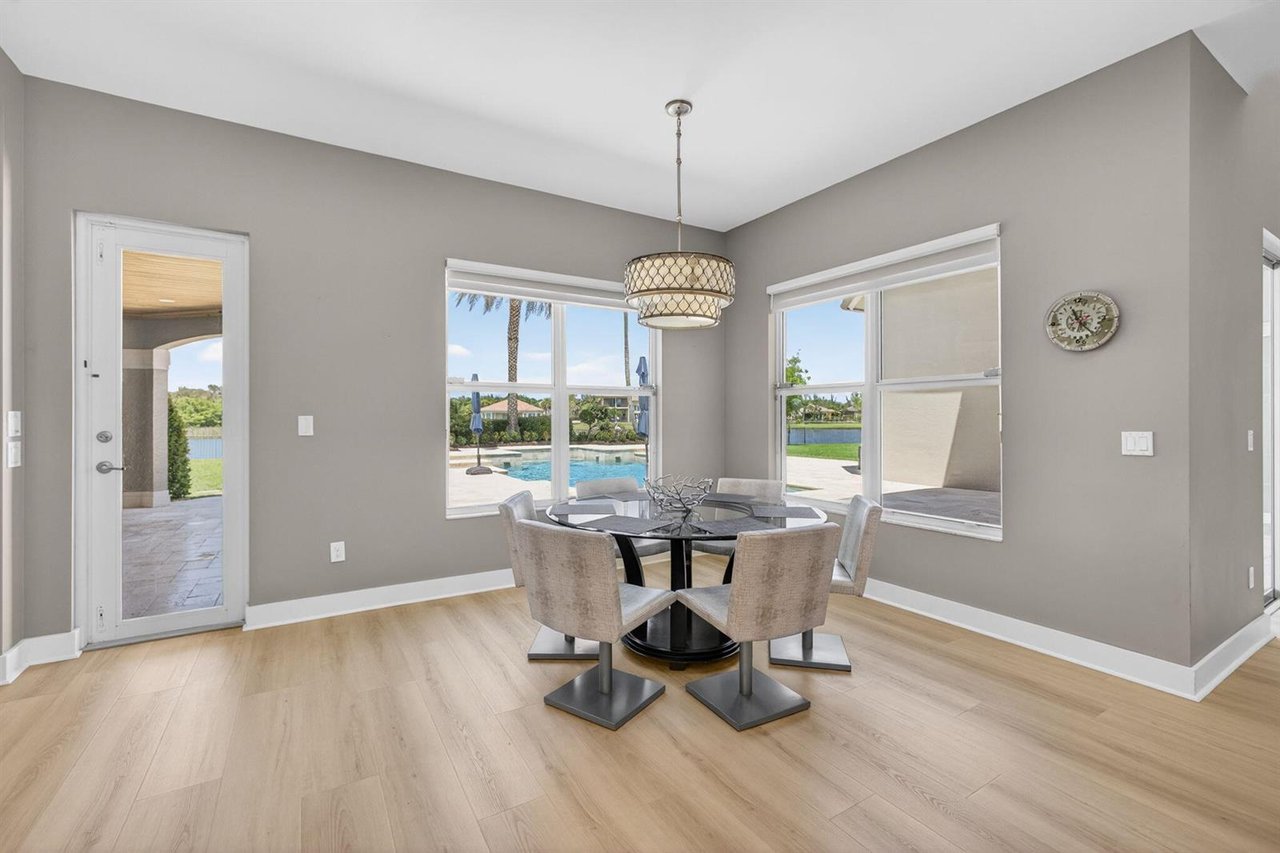 11135 Lynwood Palm Way