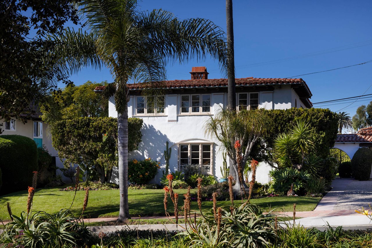 212 W Avenida Valencia