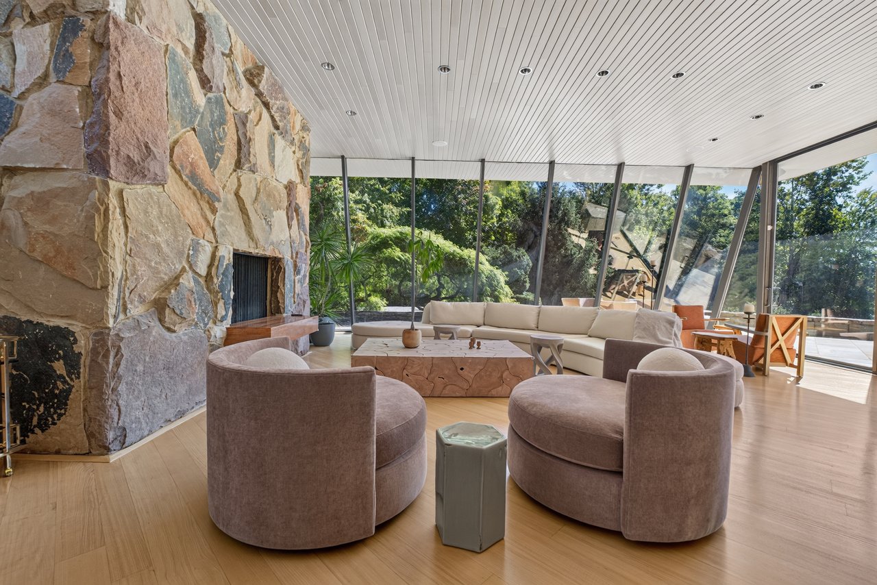 15 Horseshoe Road (Long Island)