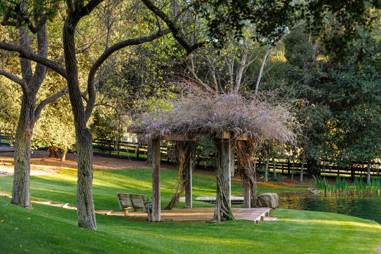 Private Mini Estate on 3+ Acres