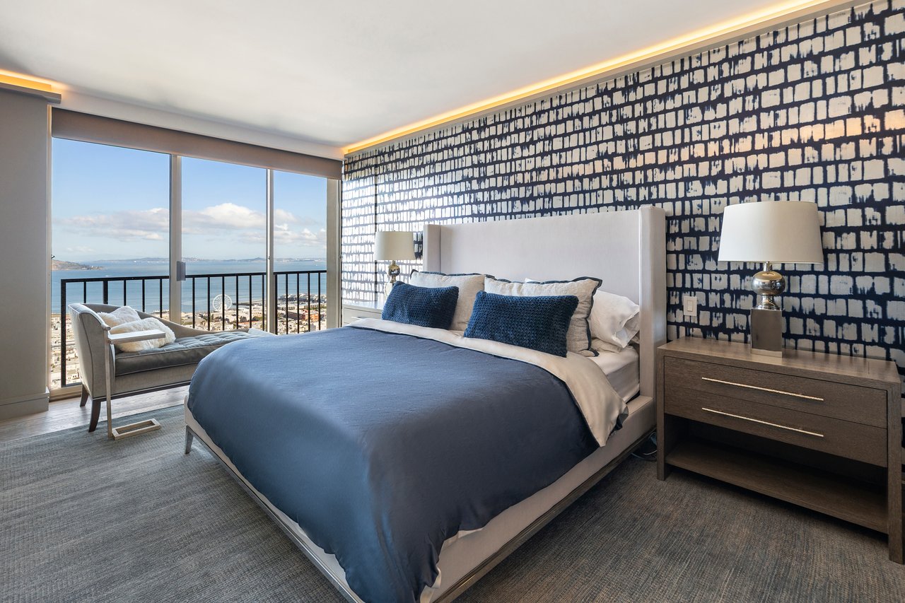 Seize The Bay… at 999 Green