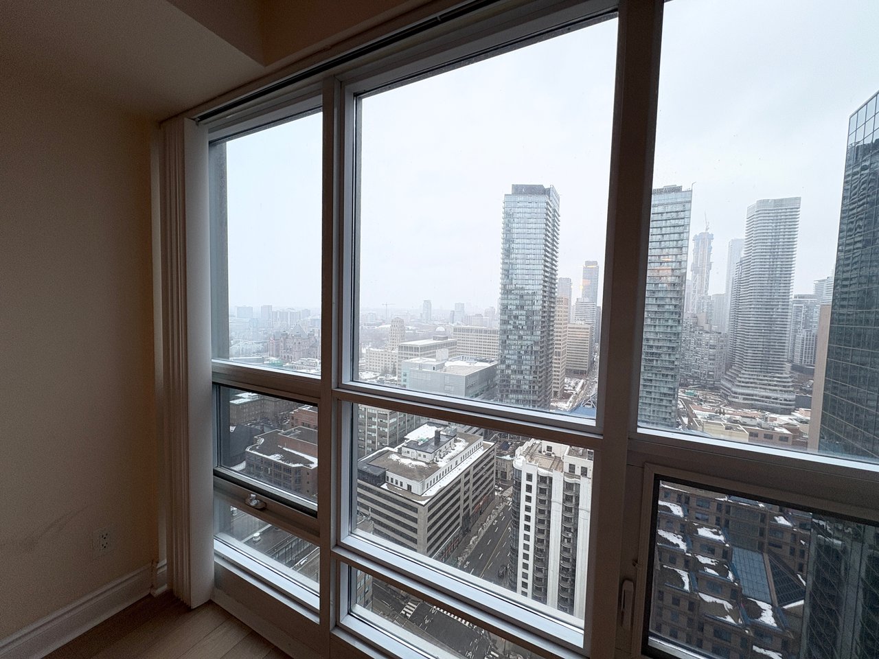 763 Bay St Unit: 3413