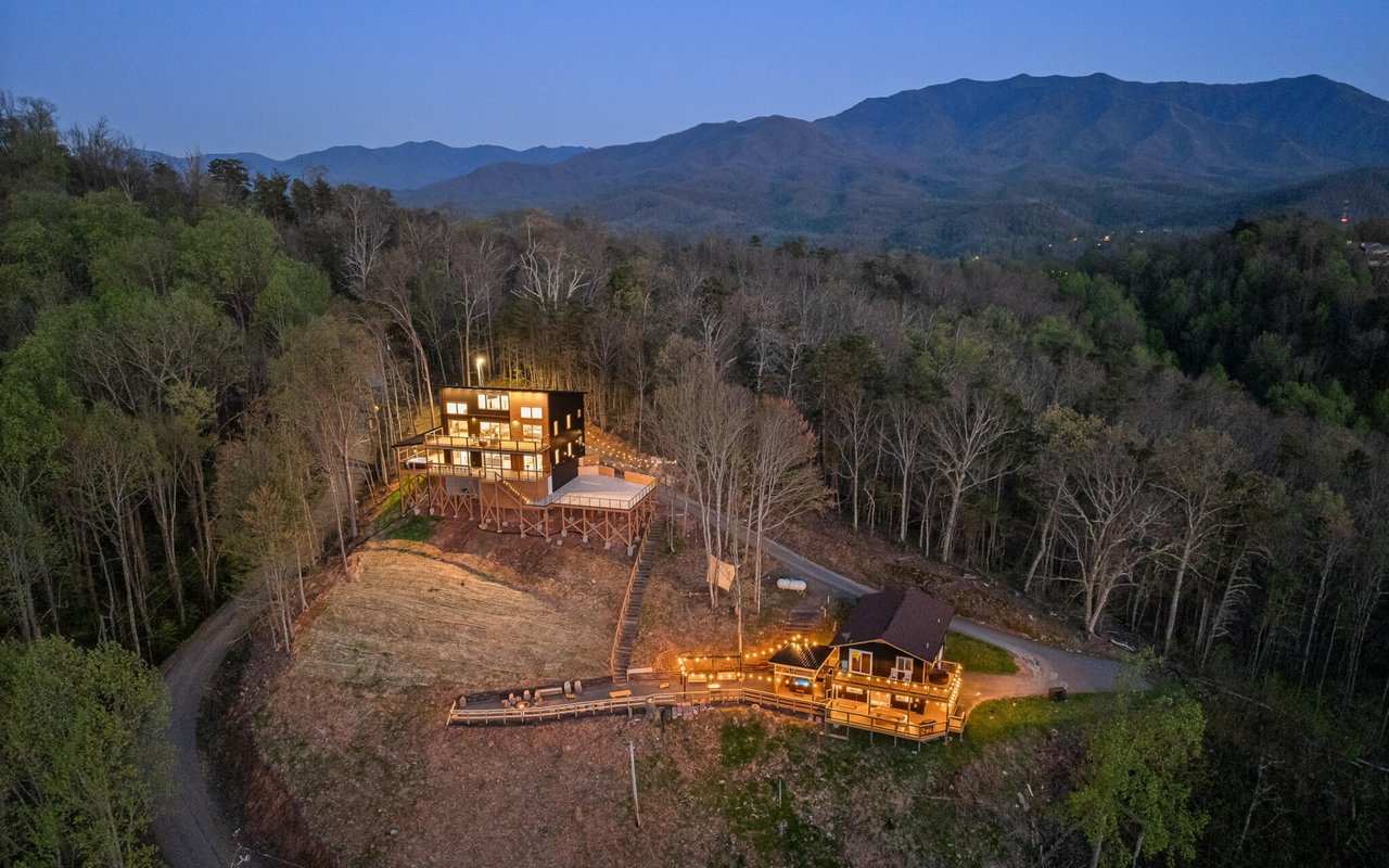 Wallace Luxury Spotlight | 738 & 742 Smokerise Drive Gatlinburg, TN 37738