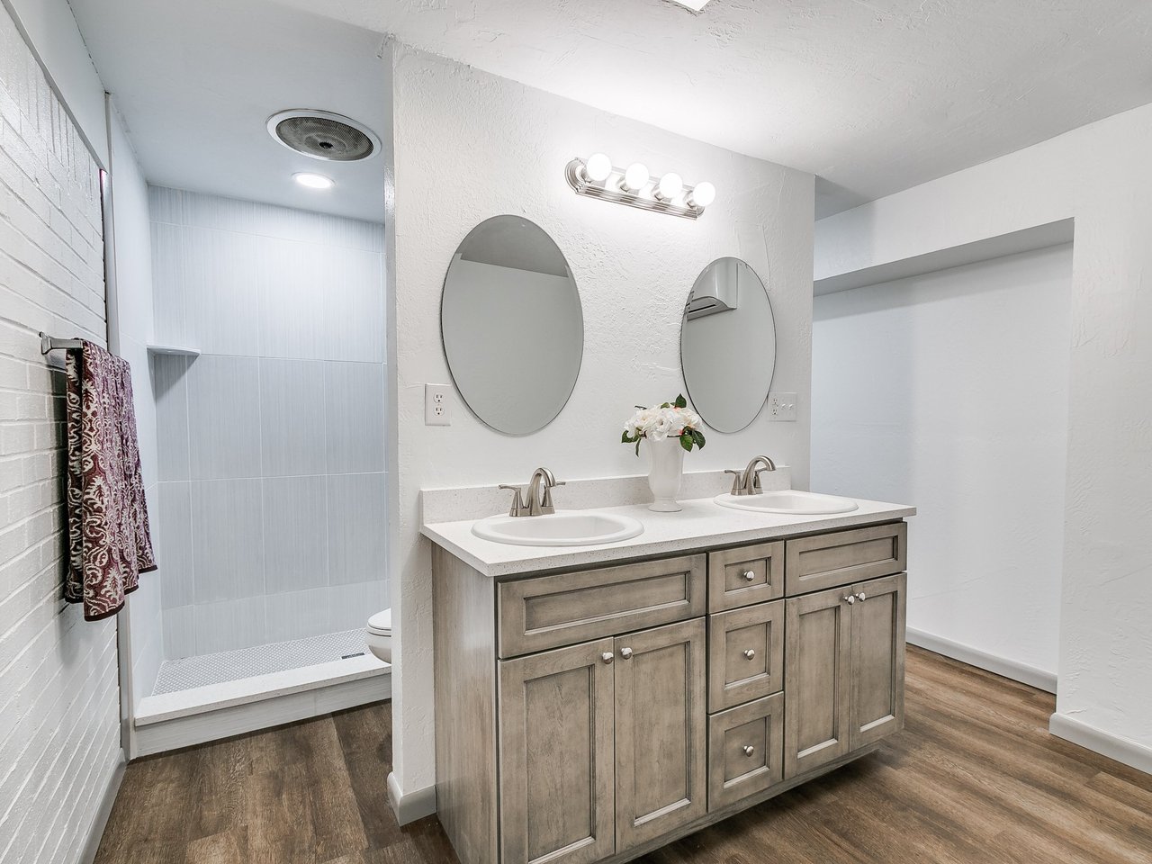 Just Listed: Newly Remodeled Casady Heights home in The Village!