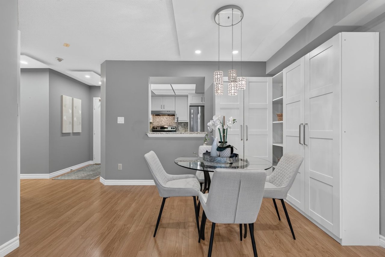 221 - 1001 Cedarglen Gate