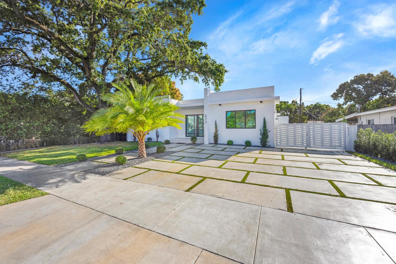 Modern New Construction in Miami Springs