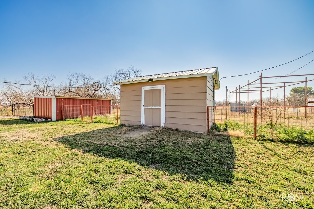 2733 Janie Ln