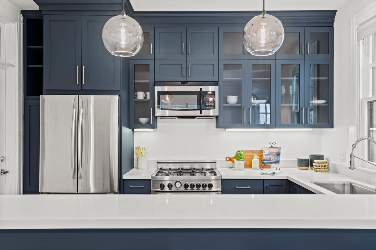  Top Floor Three Bedroom, Two Bath TIC at Franklin and Clay