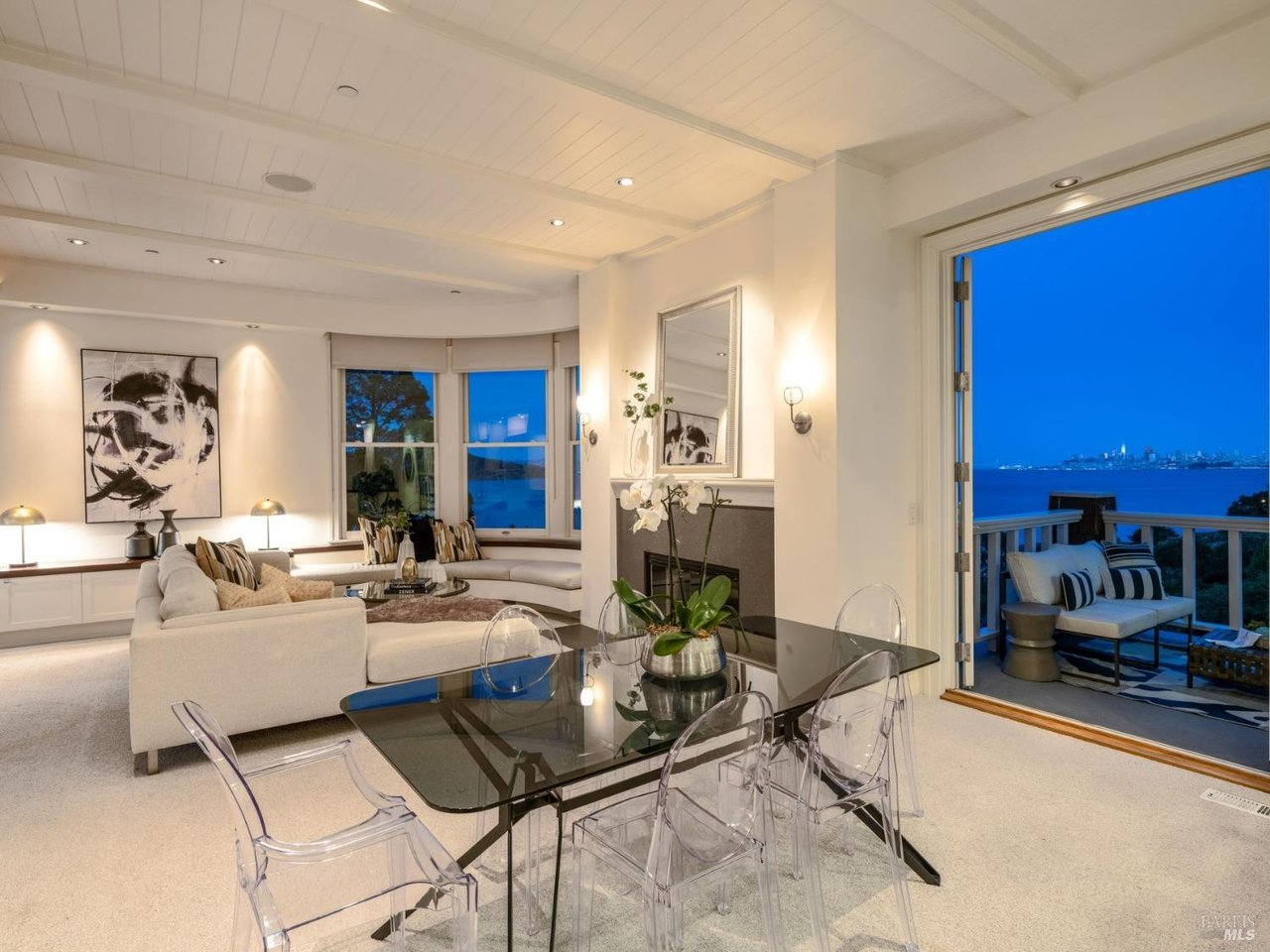 105 Bulkley Ave