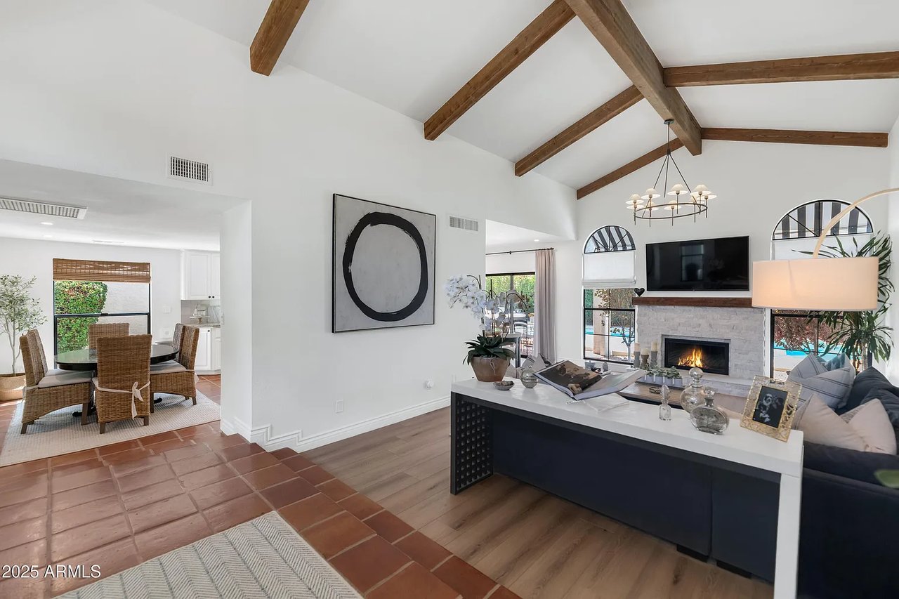 8007 E Del Rubi Dr