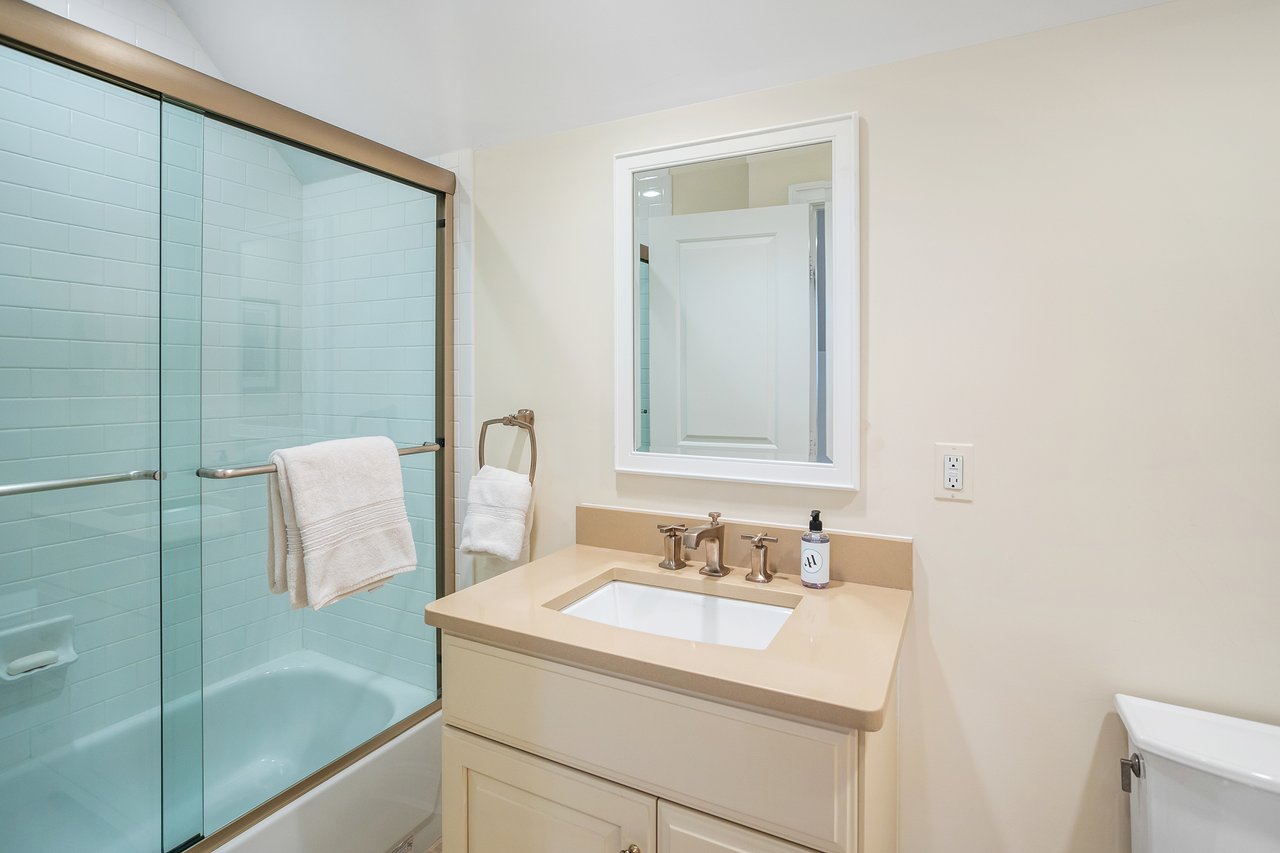 5025 Linnean Ave NW, Washington, DC 20008