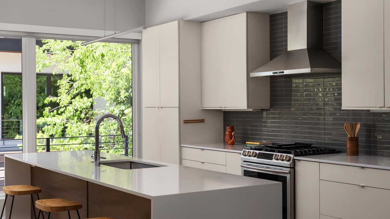 5605 Sunshine Dr #11