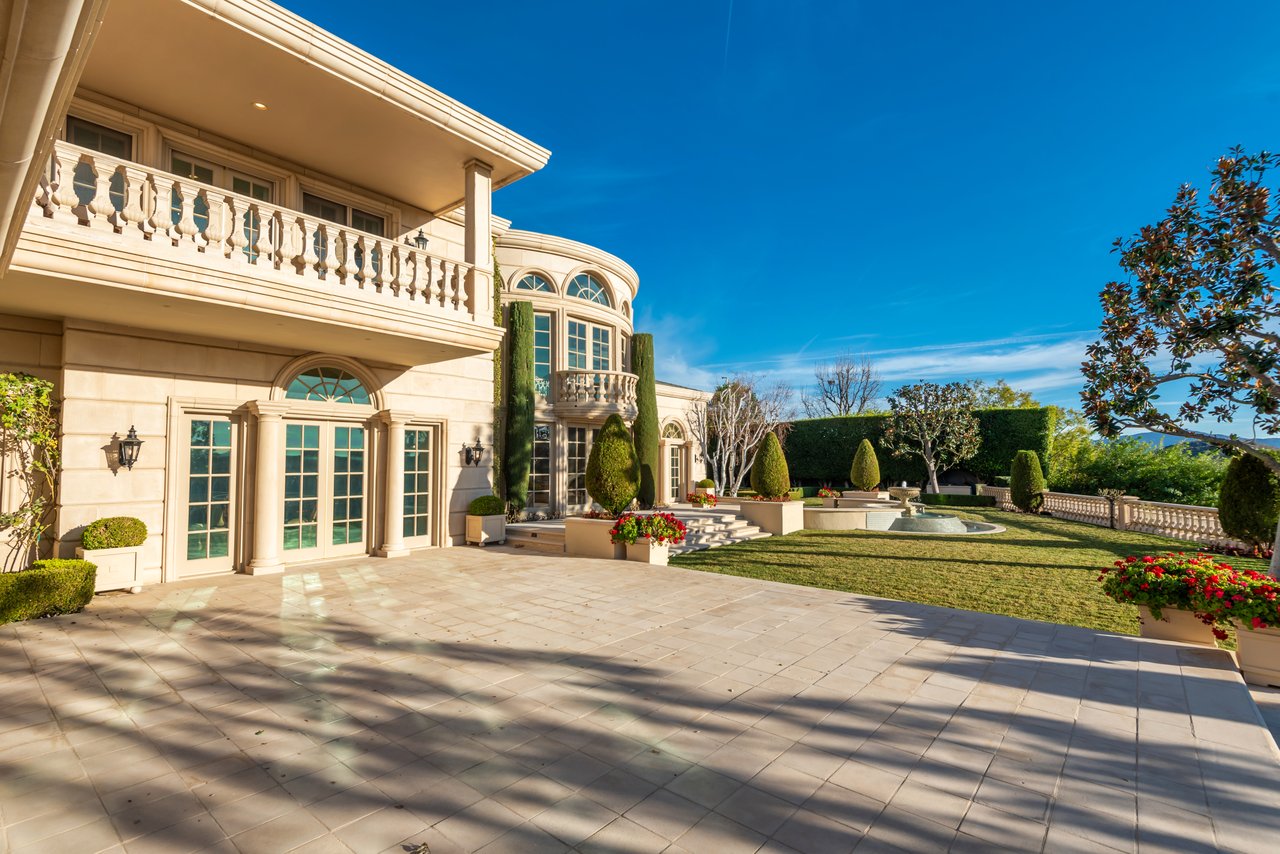 996 Vista Ridge Lane