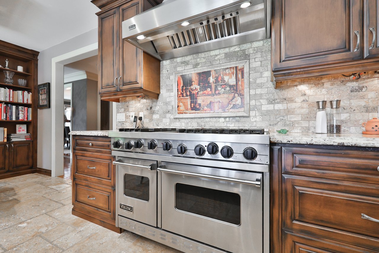24 School Street, Waterdown