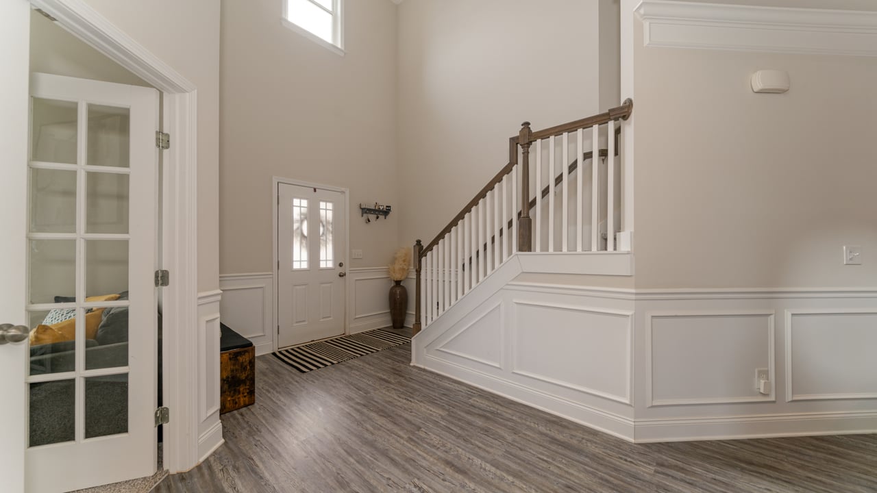 5 Bedroom Gorgeous Home! Lots of Space!!