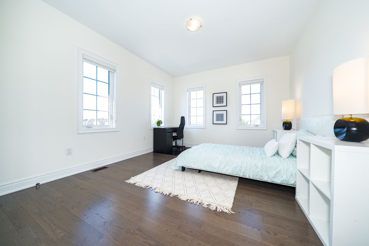130 Drizzel Crescent