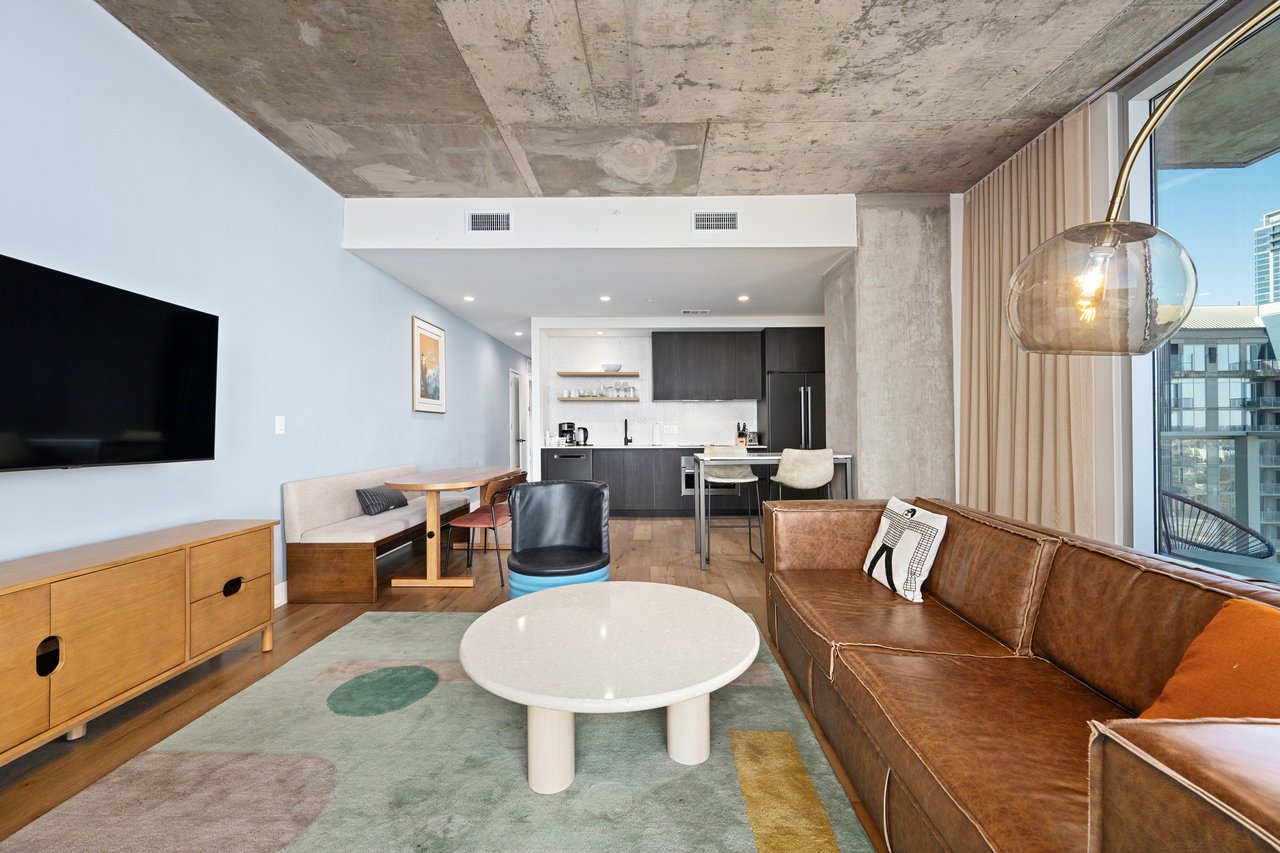 48 East Avenue #2204