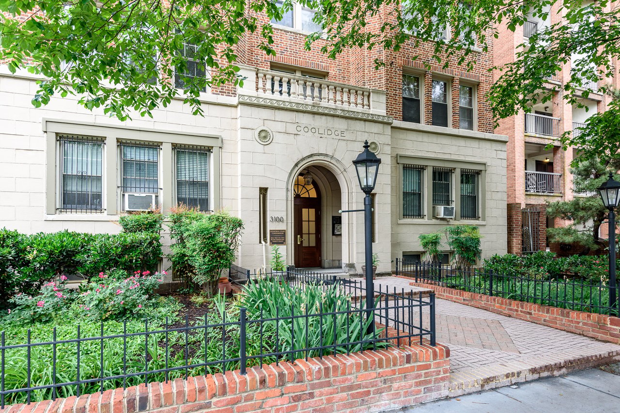 3100 Wisconsin Ave NW #105