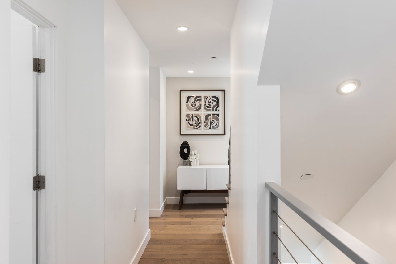3B/3.5B Designer Home located in Prime Location