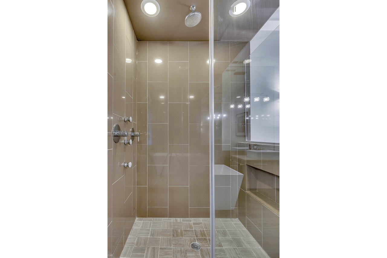 Just Listed | 1617 West Grand Avenue #3E for $659,900