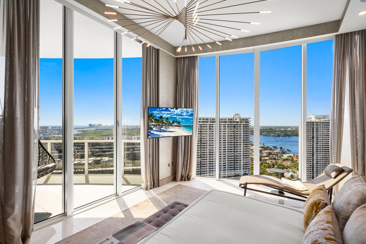 4100 Island Blvd # 1 Unit: PH-1