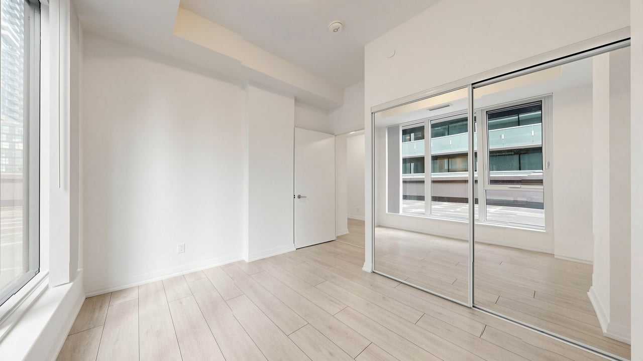 Luxury King West Residence
