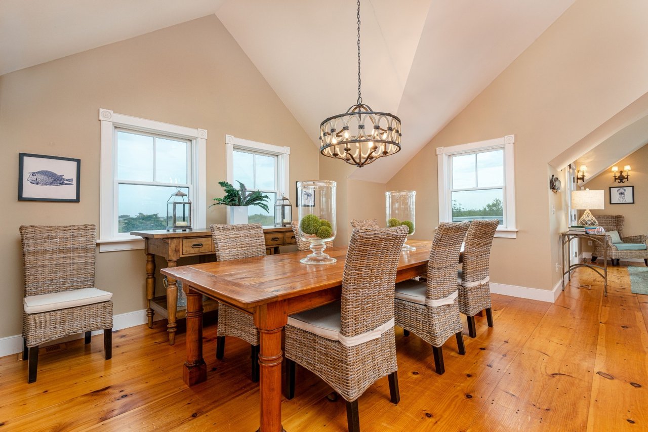 24 Cannonbury Ln