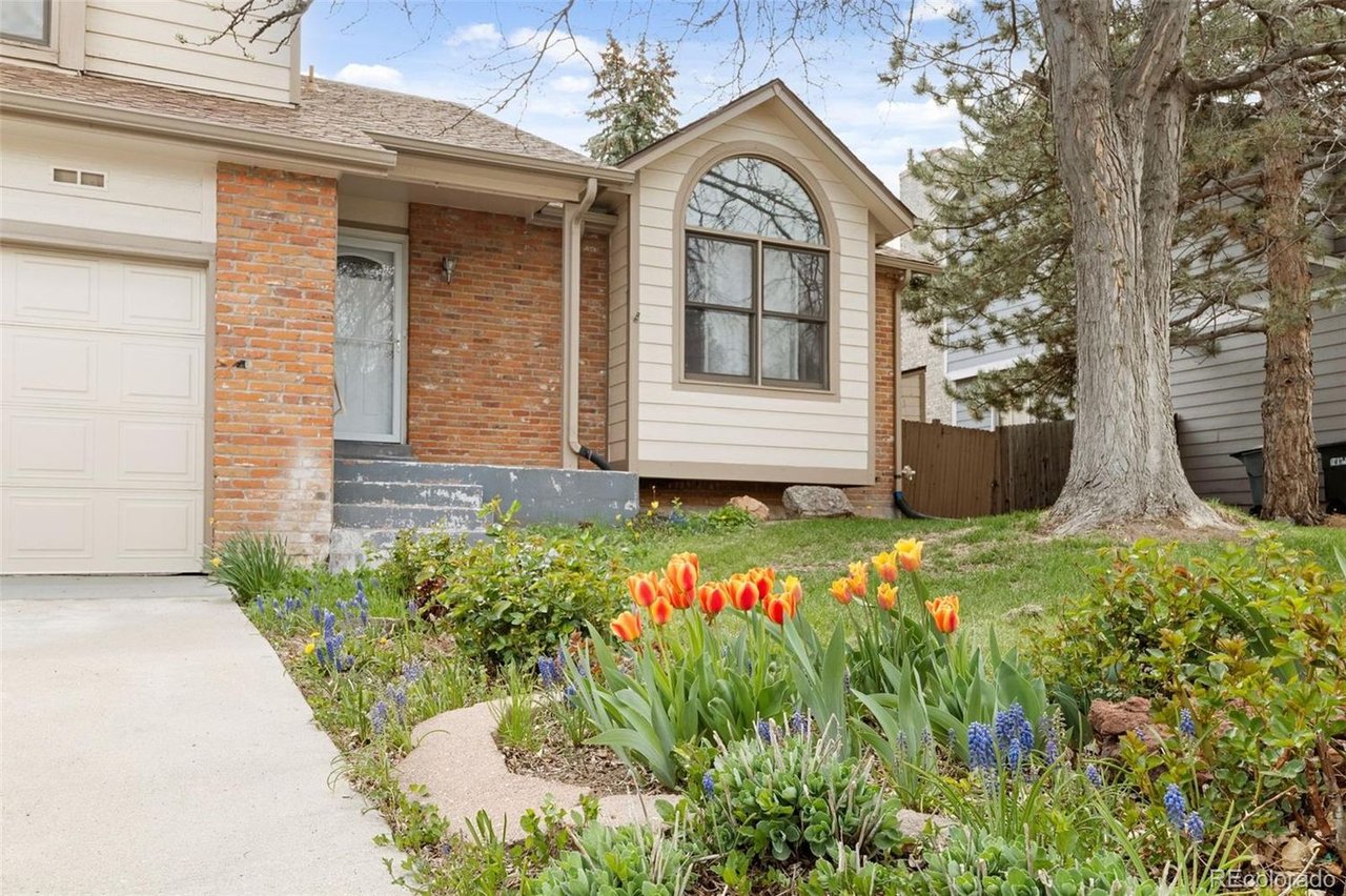 9911 Perry Ct