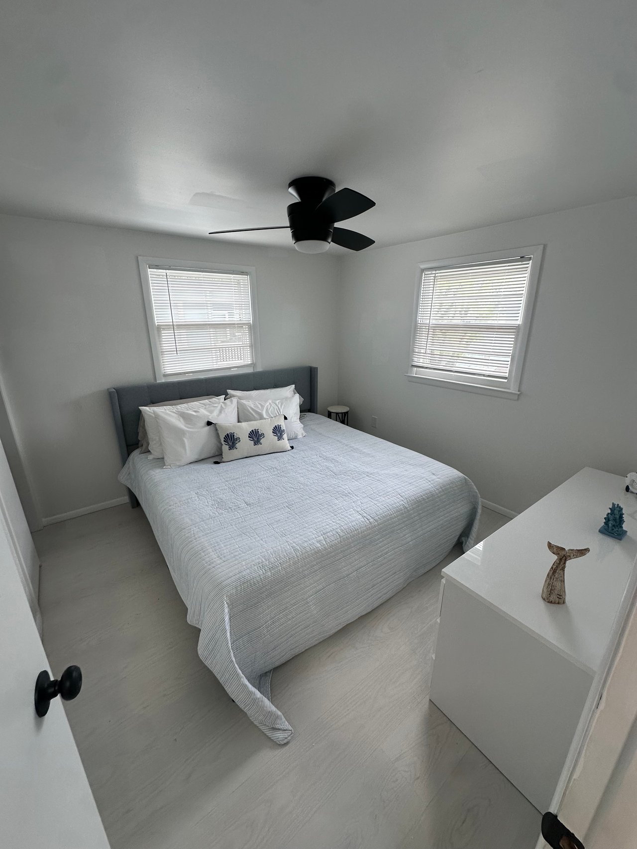 242 W 14th St. (upstairs unit) 