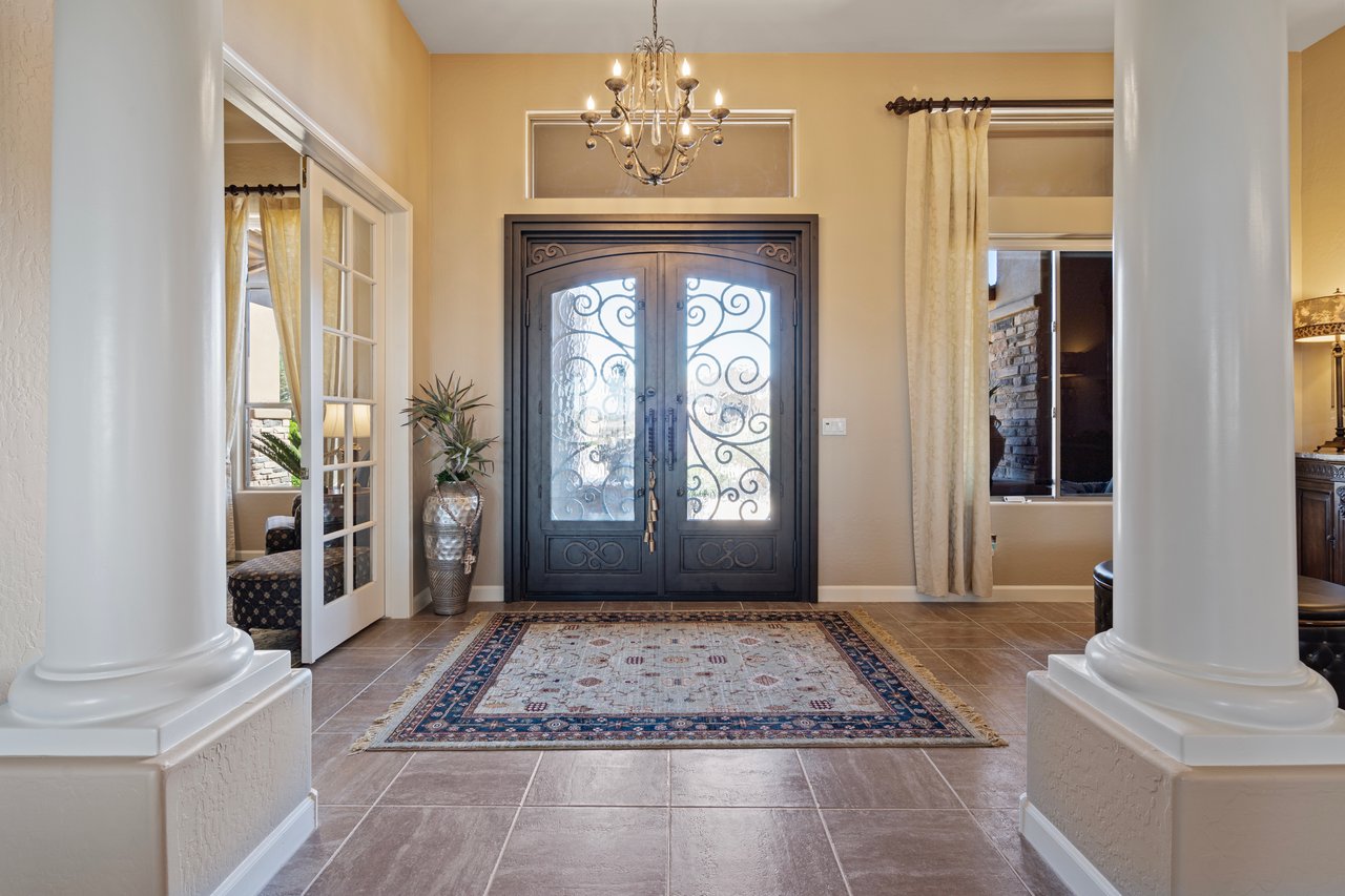 9812 E ROADRUNNER Drive