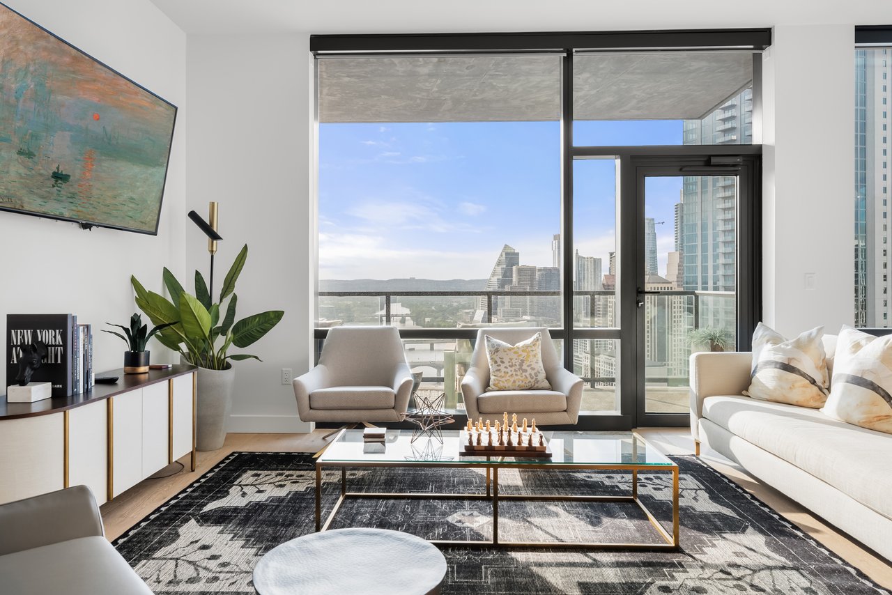 The Skyline Residence at 70 Rainey