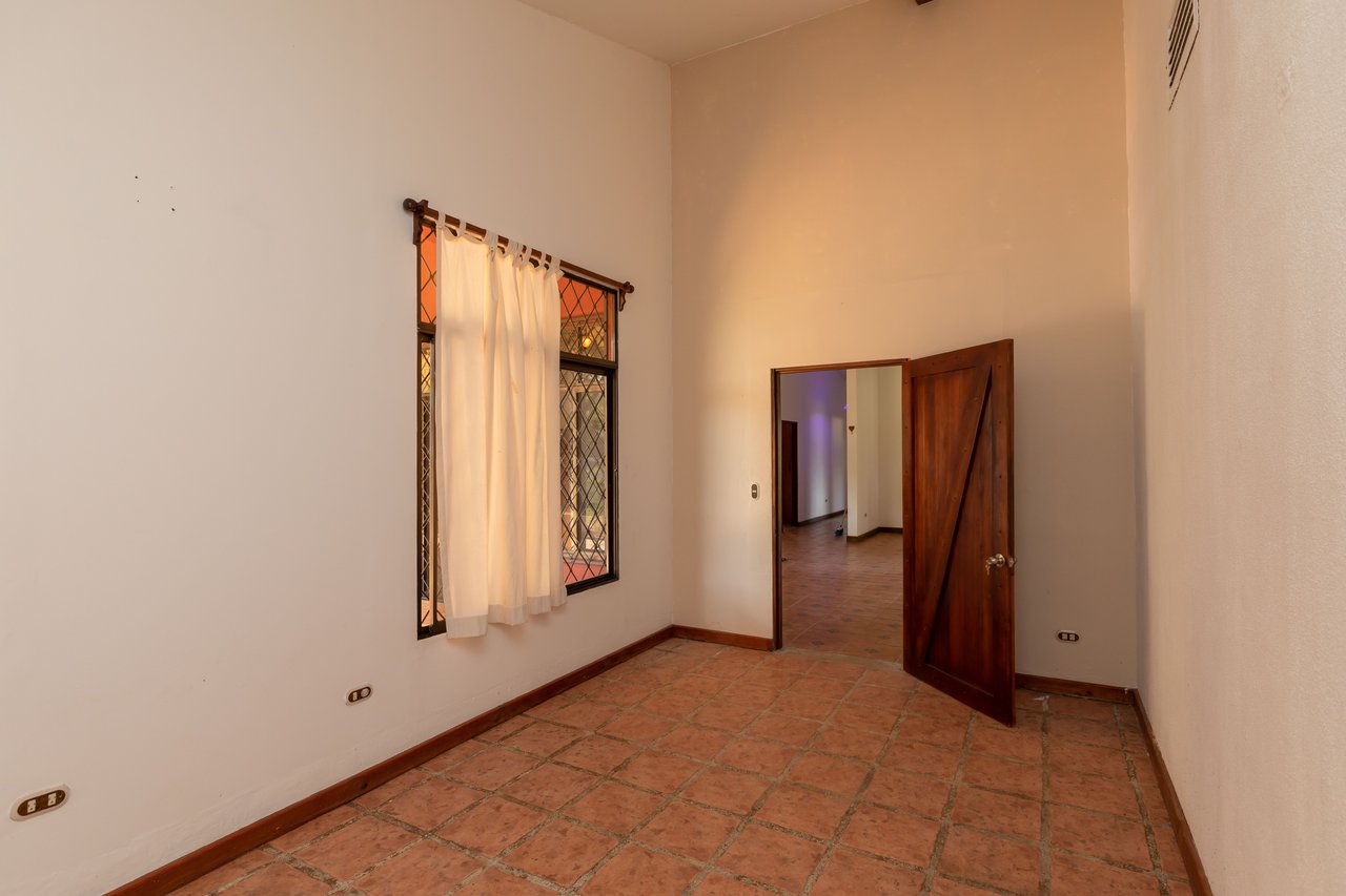 Hacienda-Style Retreat For Sale in Naranjito